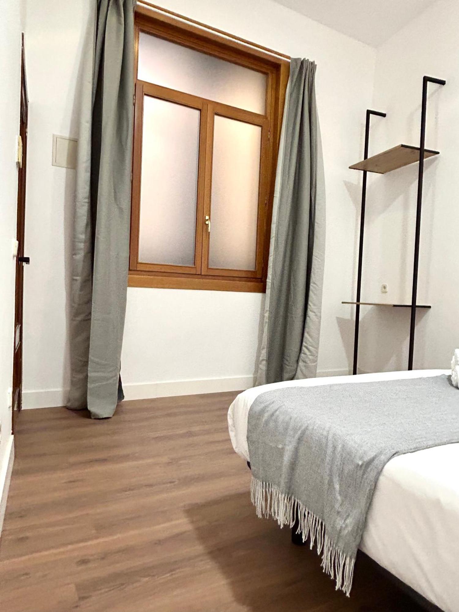 H21 Rooms มาดริด ภายนอก รูปภาพ