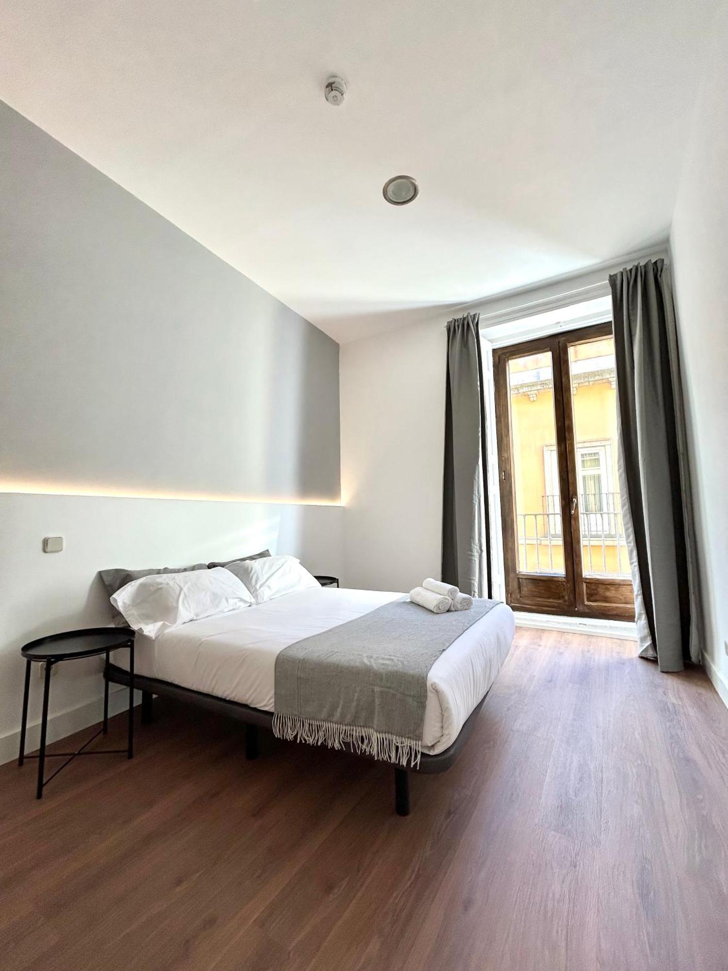 H21 Rooms มาดริด ภายนอก รูปภาพ